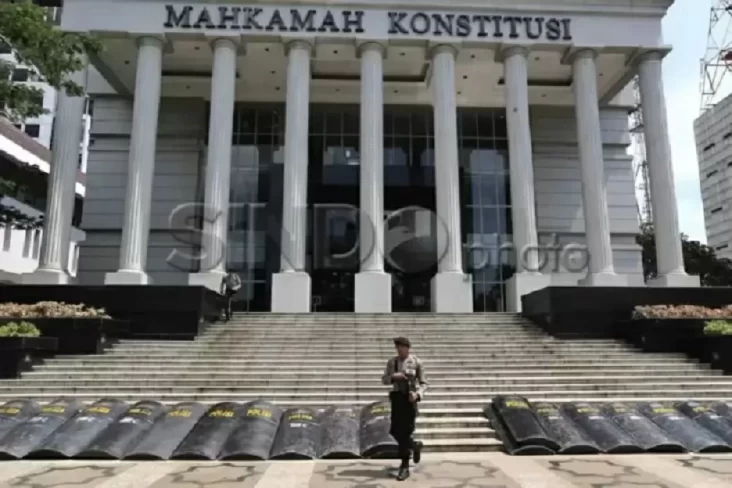 MK Gelar Sidang Putusan...