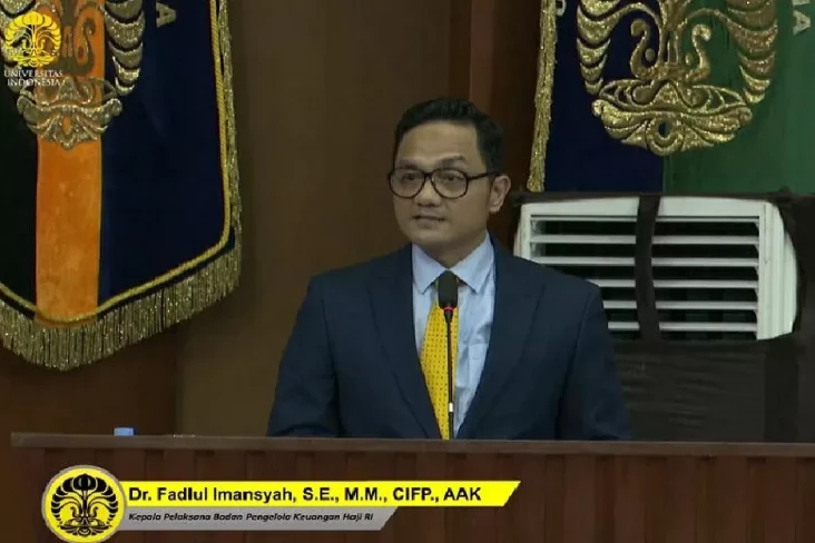 Di Hadapan Wisudawan...