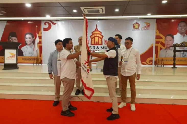 Hijaz Putra Resmi Pimpin...