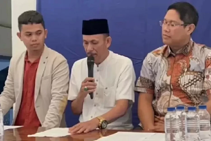 Kades dan Sekdes Kohod...