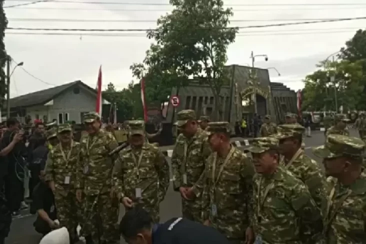 Retret di Akmil, Kepala...