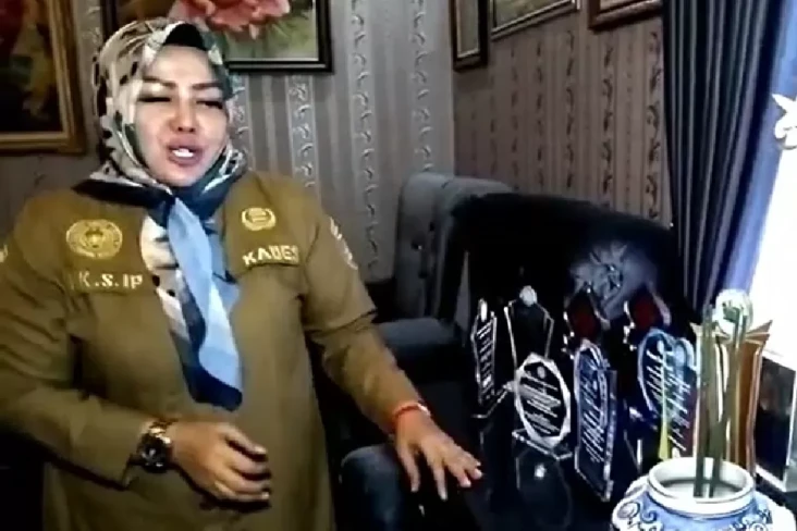 Viral! Kepala Desa Gunung...