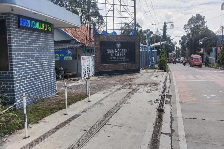 Kepala SMAN 1 Cianjur...