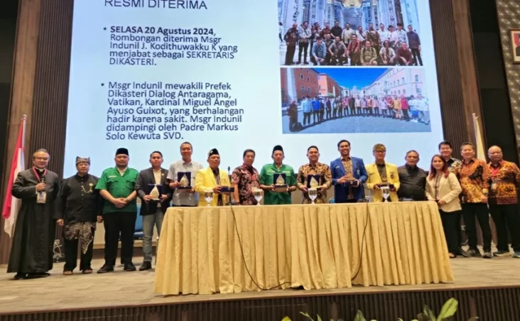 Ketum GP Ansor Terima...