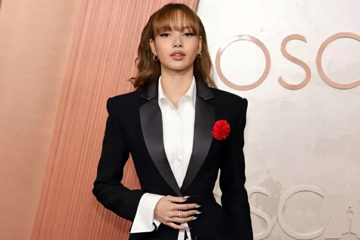 Lisa BLACKPINK Debut...
