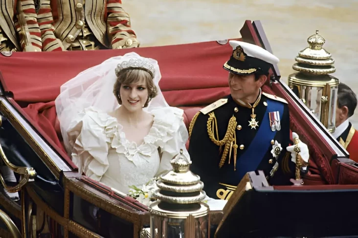 Raja Charles III Menikahi...