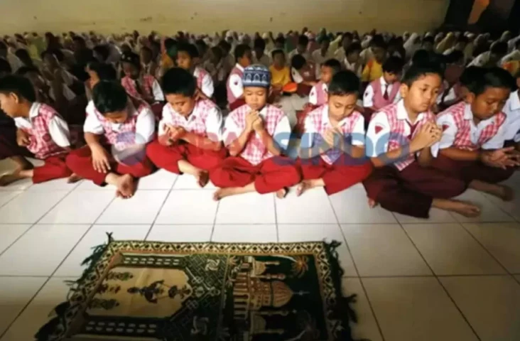 Mendikdasmen Jawab Kepastian...