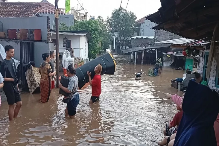 Banjir Luapan Ciliwung...