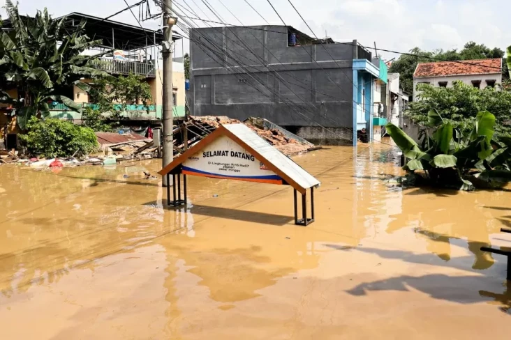 Banjir Luapan Ciliwung...