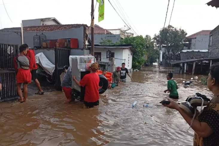 Banjir Kiriman Masih...