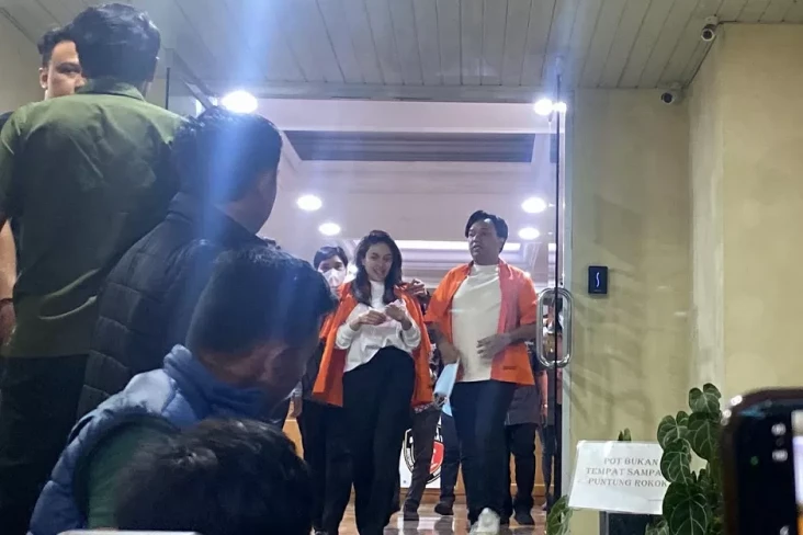 Resmi Ditahan, Nikita...