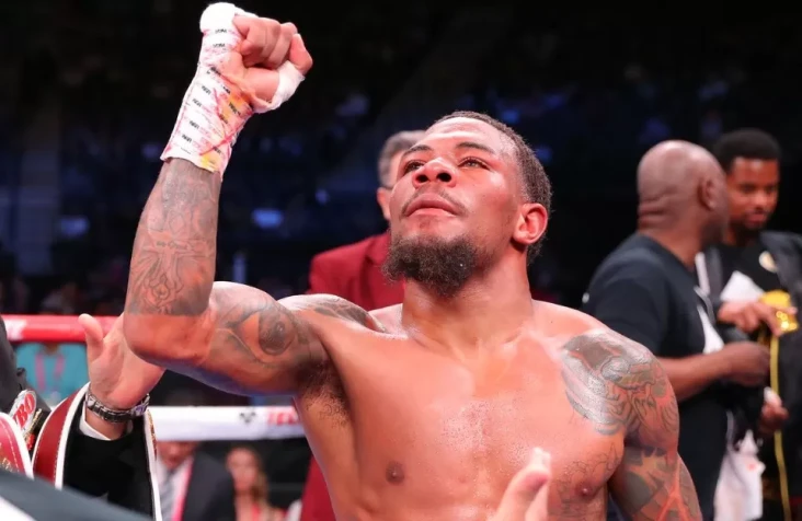 Profil Lamont Roach:...