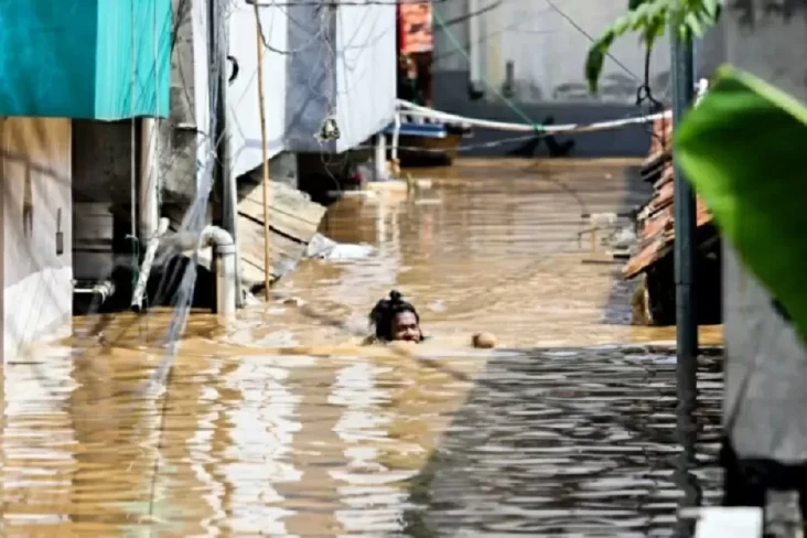 Banjir Rendam Puluhan...
