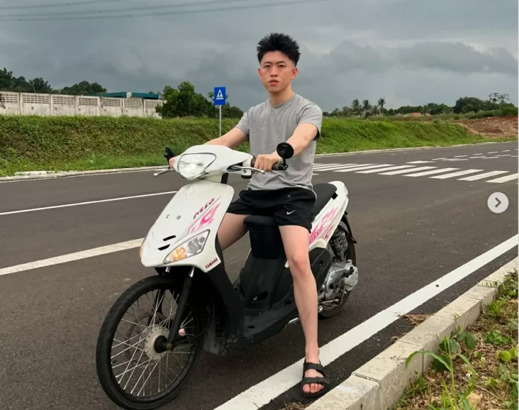 Aksi Ngabers Rich Brian...