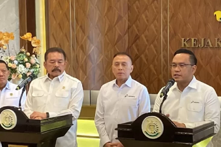 Usai Bertemu Jaksa Agung,...
