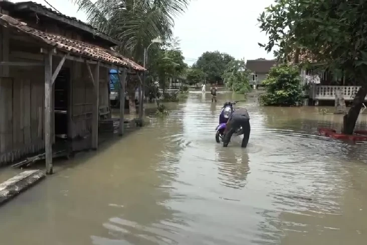 Ratusan Rumah Warga...