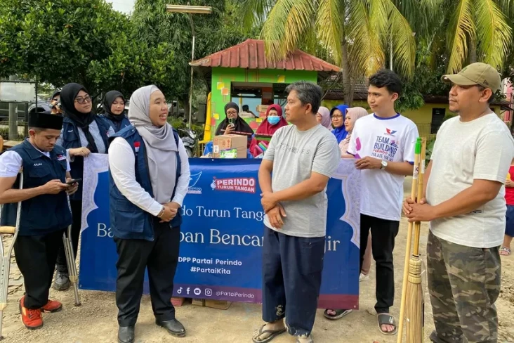 Partai Perindo Salurkan...