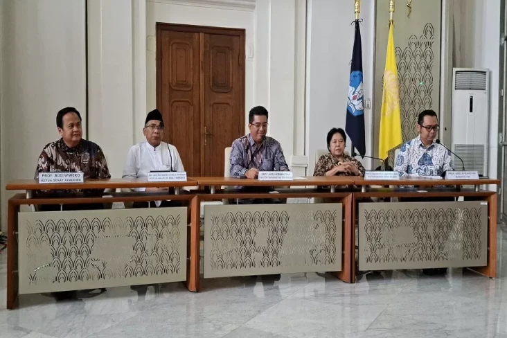 Nasib Doktoral Bahlil,...