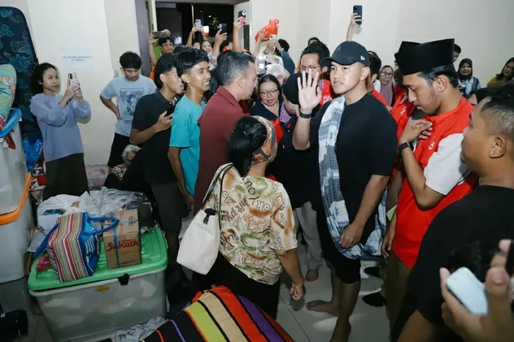Datangi Pengungsian,...