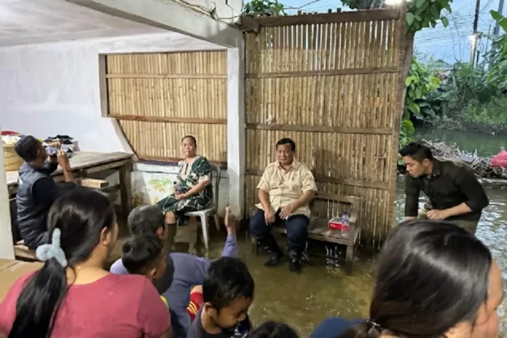 Prabowo Minta Sekolah...