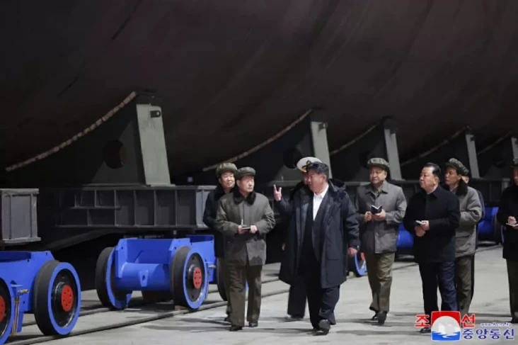 Korea Utara Membangun...