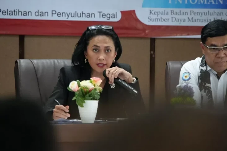 Wamen Christina Dukung...