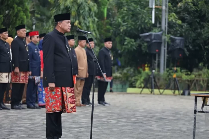 Wali Kota Bekasi dan...