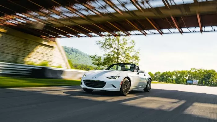 Mazda Bergeser ke Pasar...