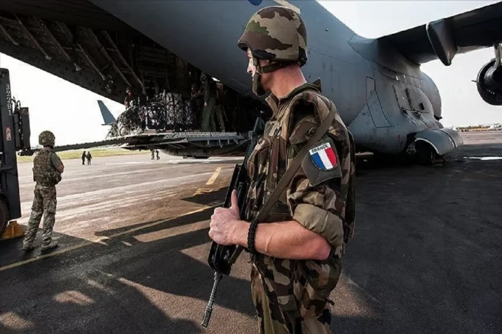 Tentara Prancis Mulai...