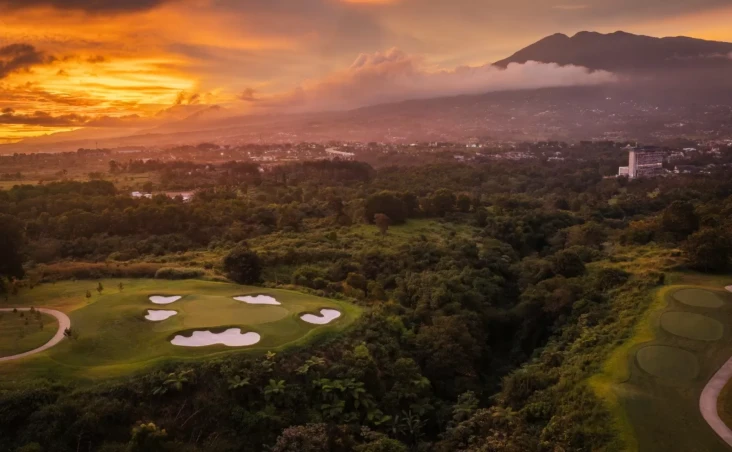 Eksklusif di Indonesia,...