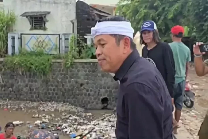 Gubernur Jabar Minta...