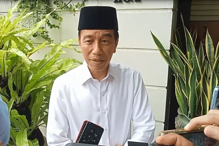 Jokowi Tanggapi Politikus...
