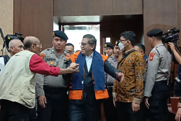 Jalani Sidang Perdana,...