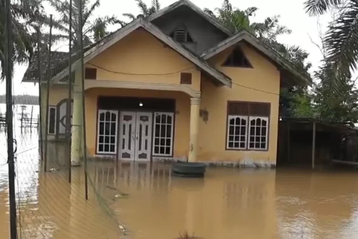 Banjir Muarojambi Meluas,...