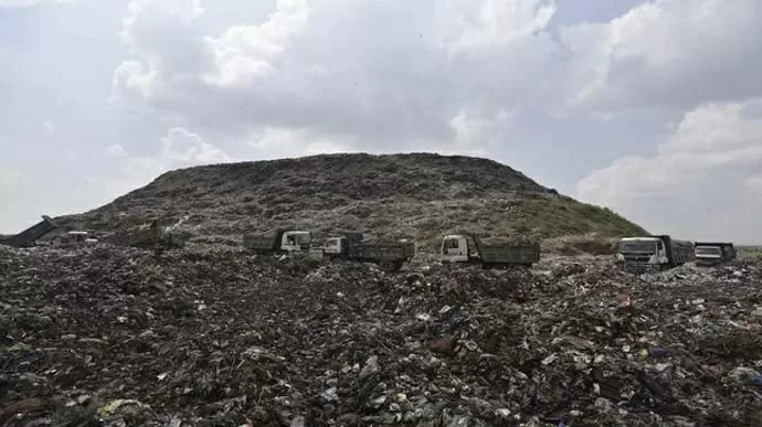 Di Mana Gunung Sampah...