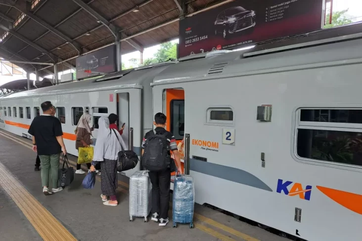 Kereta Lebaran Jarak...