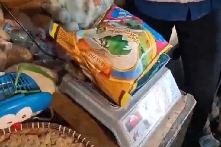 Beras Kemasan 5 Kg Tak...