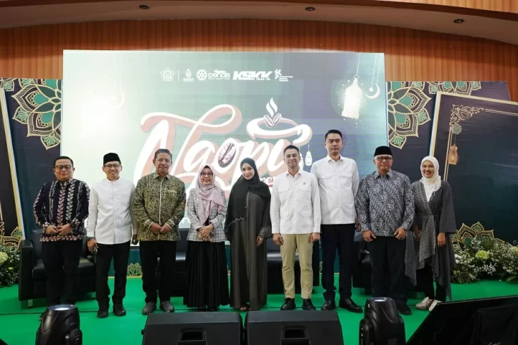 Cetak Generasi Berkarakter,...