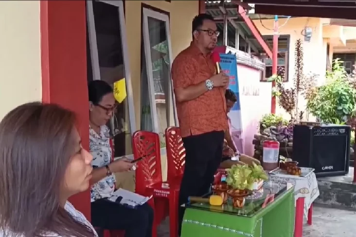 Anggota DPRD Sulut Normans...