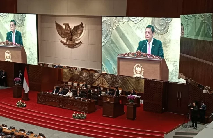Tok! Rapat Paripurna...