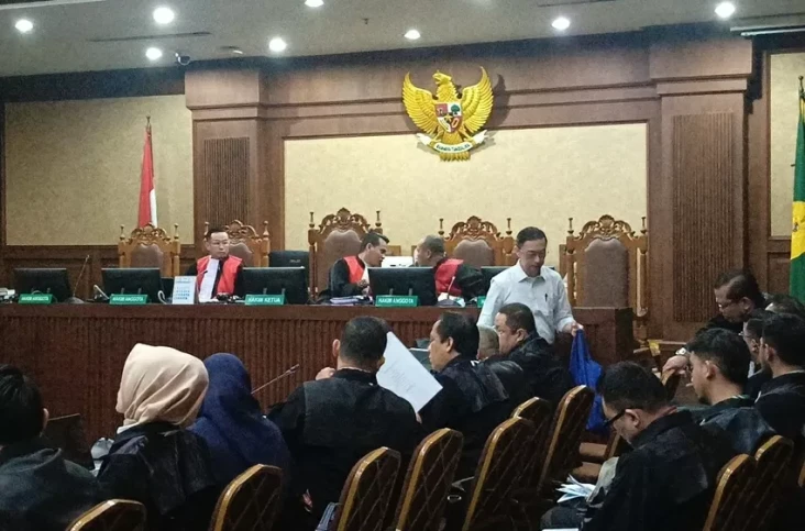 Hakim Larang Media Massa...