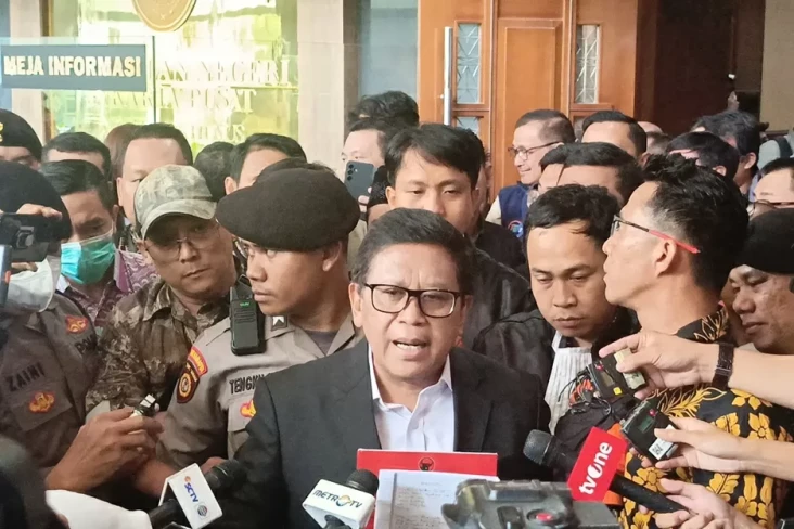 Hasto Ungkap Ada Operasi...