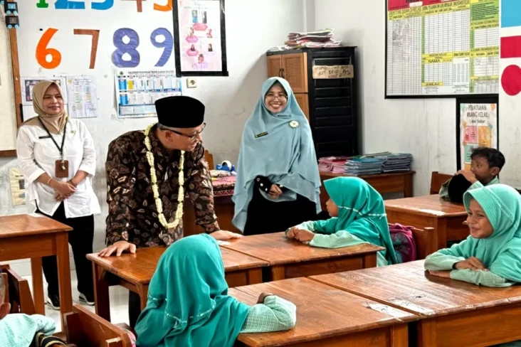 Kemendikdasmen Pantau...