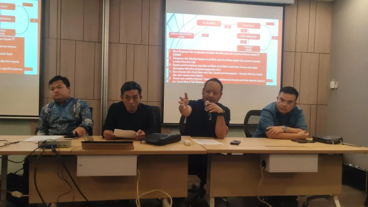 Kuasa Hukum Berikan...