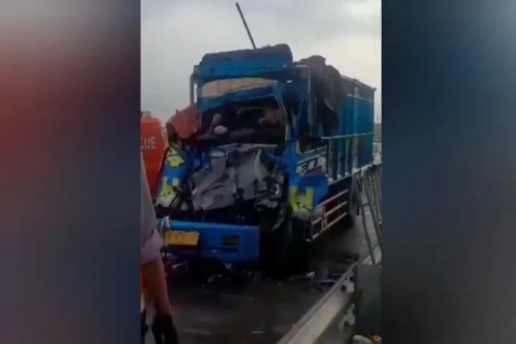 Truk Pengangkut Ikan...