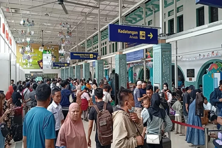 Cerita Porter Stasiun...