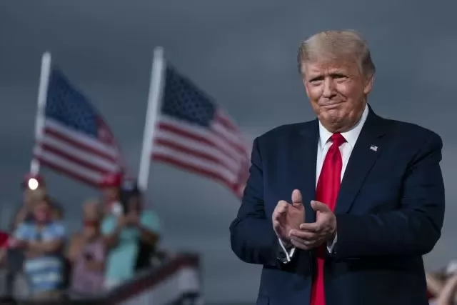 Donald Trump Siap Bayar...
