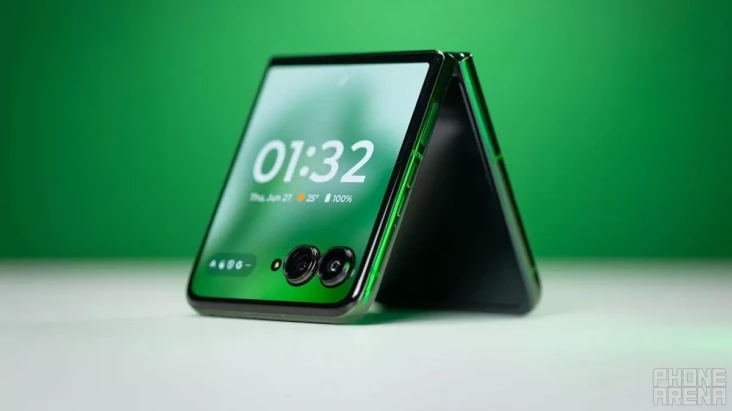 Motorola Razr Plus 2025,...