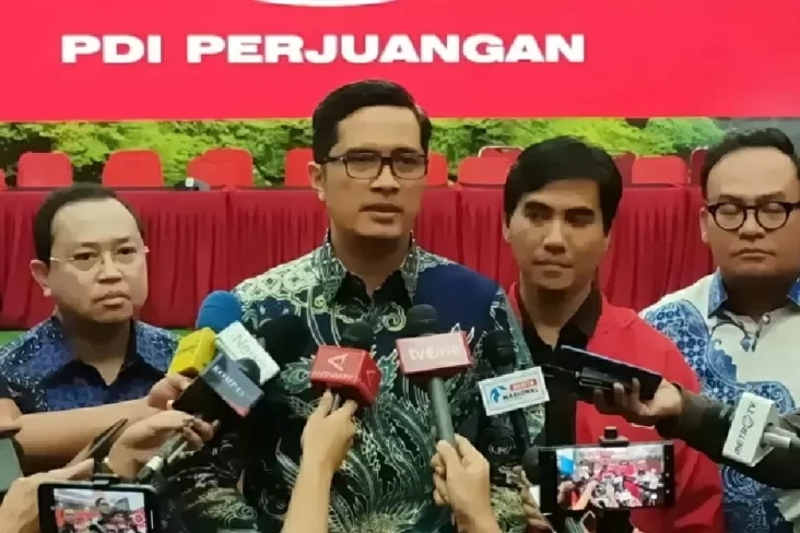 Meeting dengan Tim Hukum...