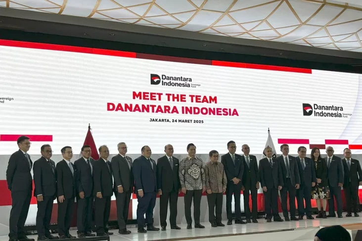 Susunan Lengkap Pengurus...